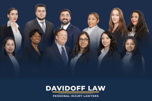 Programe hoy mismo una consulta inicial con nuestro abogado especializado en accidentes de peatones en Queens, en Davidoff Law Personal Injury Lawyers.
